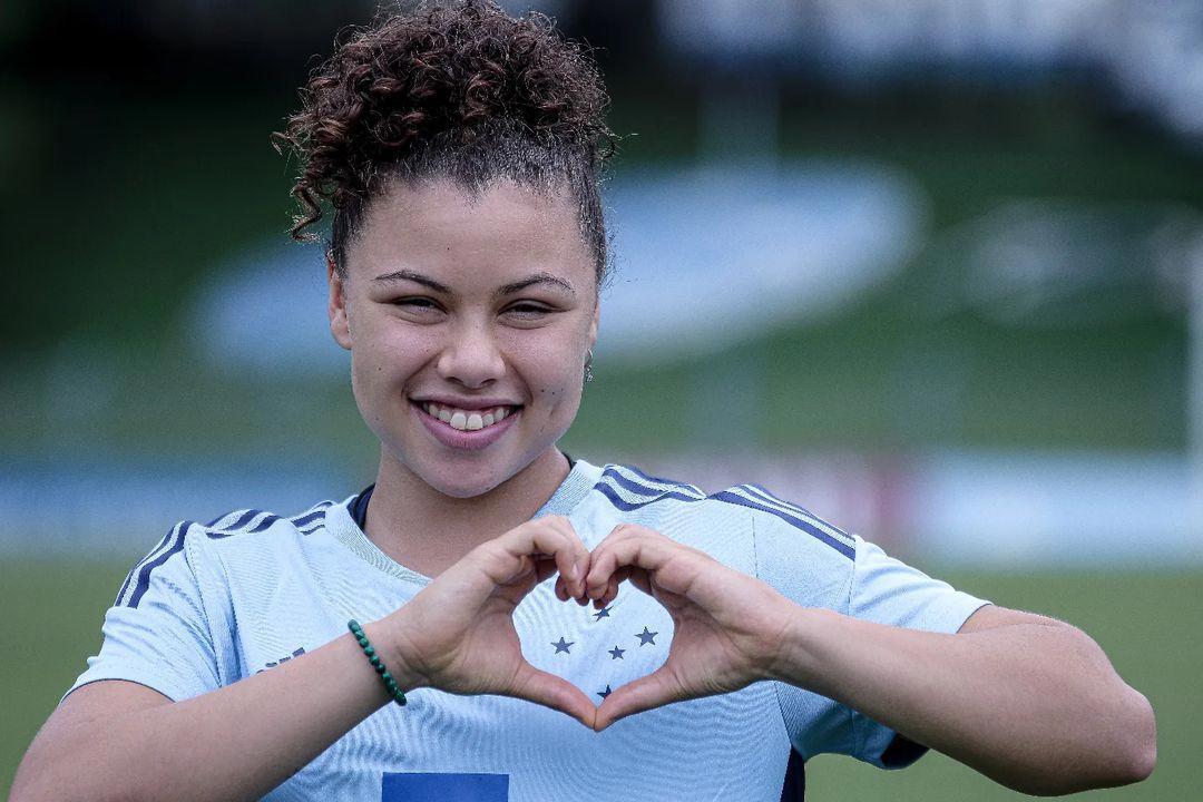 Clara chega para reforçar o Cruzeiro feminino