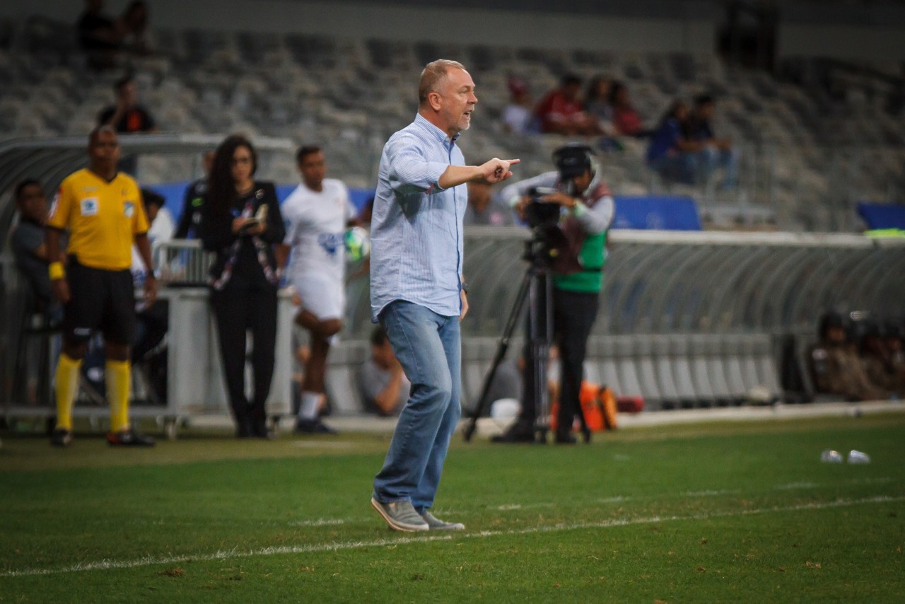 O treinador da Raposa disse não acreditar em má-fé por conta dos erros consecutivos contra o time celeste