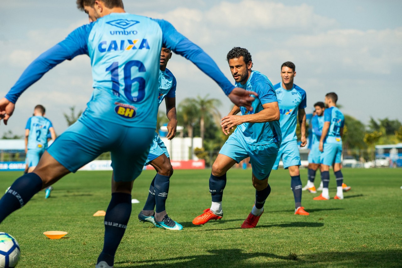 Fred fez na segunda-feira seu primeiro treino com bola com os companheiros na Toca da Raposa II