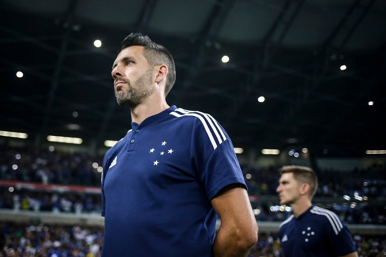 Pezzolano assumiu o comando do Cruzeiro em 4 de janeiro de 2022