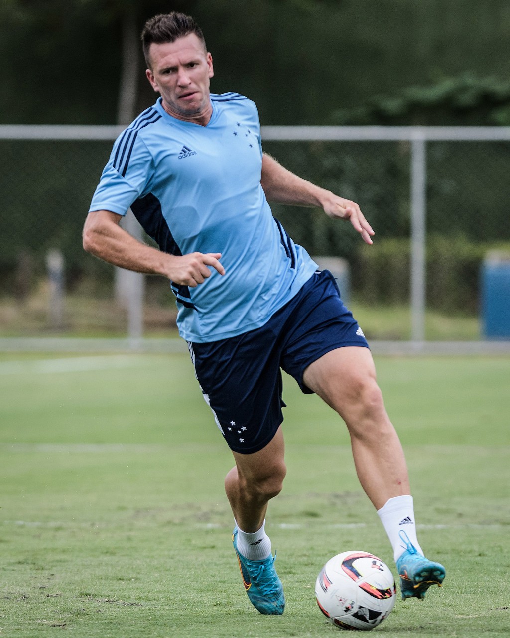 Eduardo Brock deve ser mantido no time titular