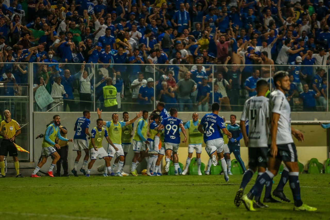 Torcida celeste fez a festa com a vitória sobre o Remo, no Independência, pela terceira fase da Copa do Brasil