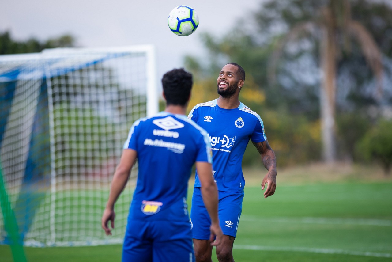 Reapresentação do Cruzeiro contou com o retorno dos atletas às atividades com bola