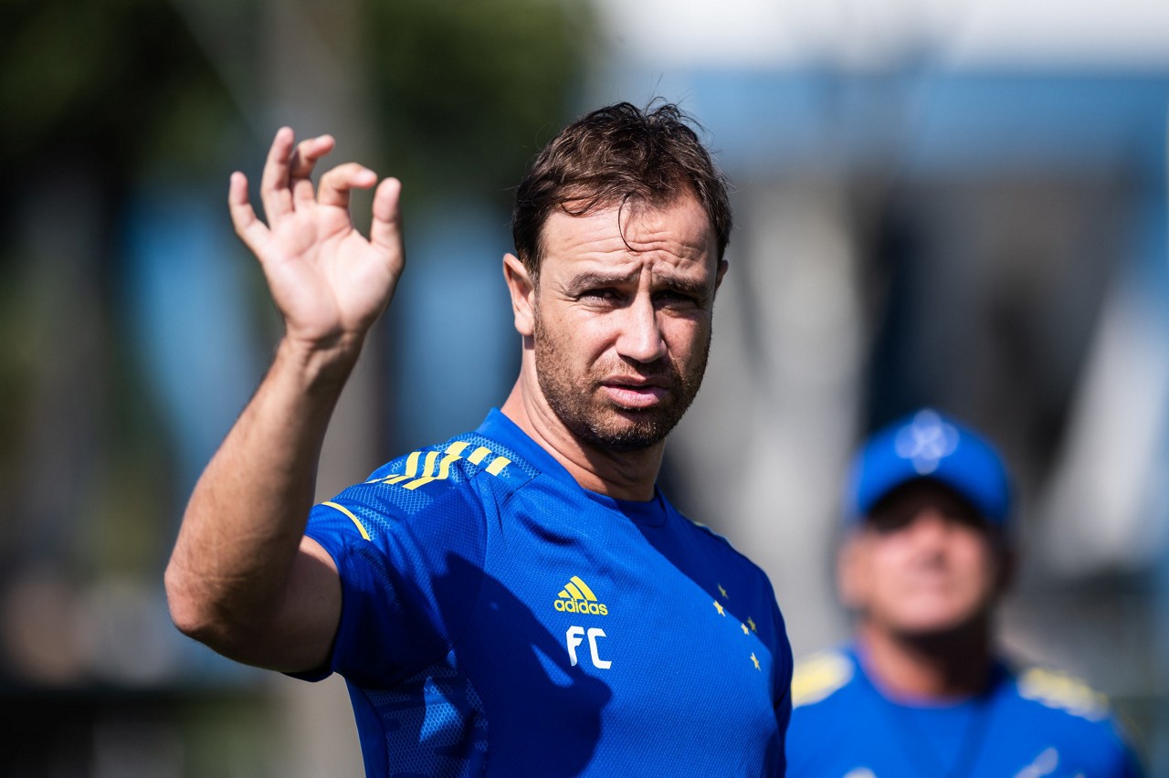 Felipe Conceição comandou o time em 19 jogos, em 2021