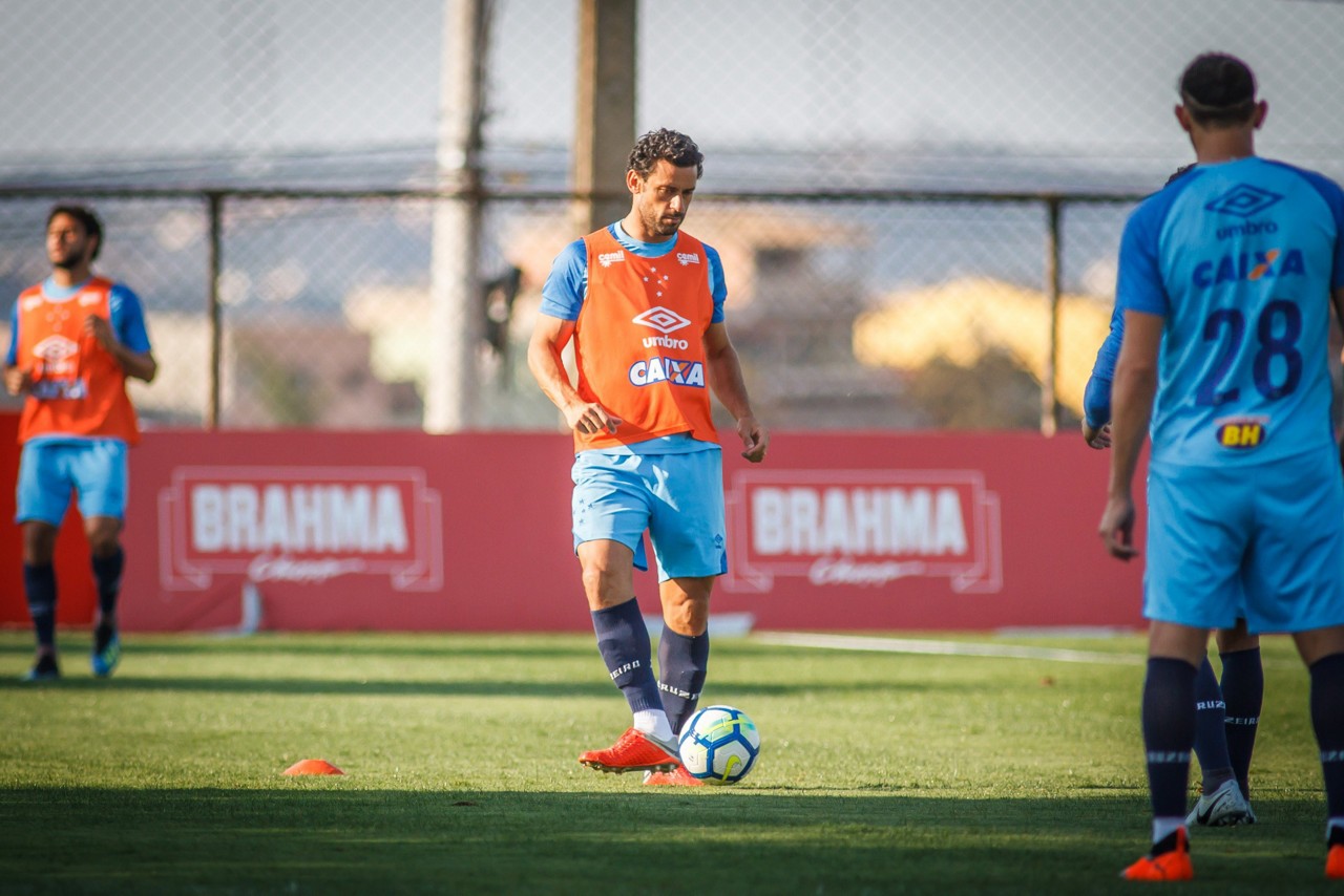 Uma das grandes contratações da Raposa para 2018, Fred está próximo do retorno aos gramados
