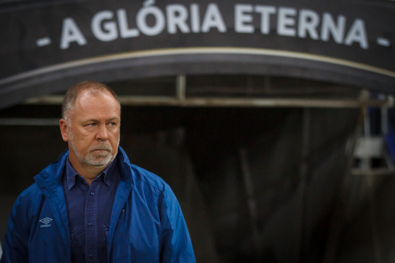 Mano Menezes luta também por sequência no Cruzeiro em jogo contra o Internacional