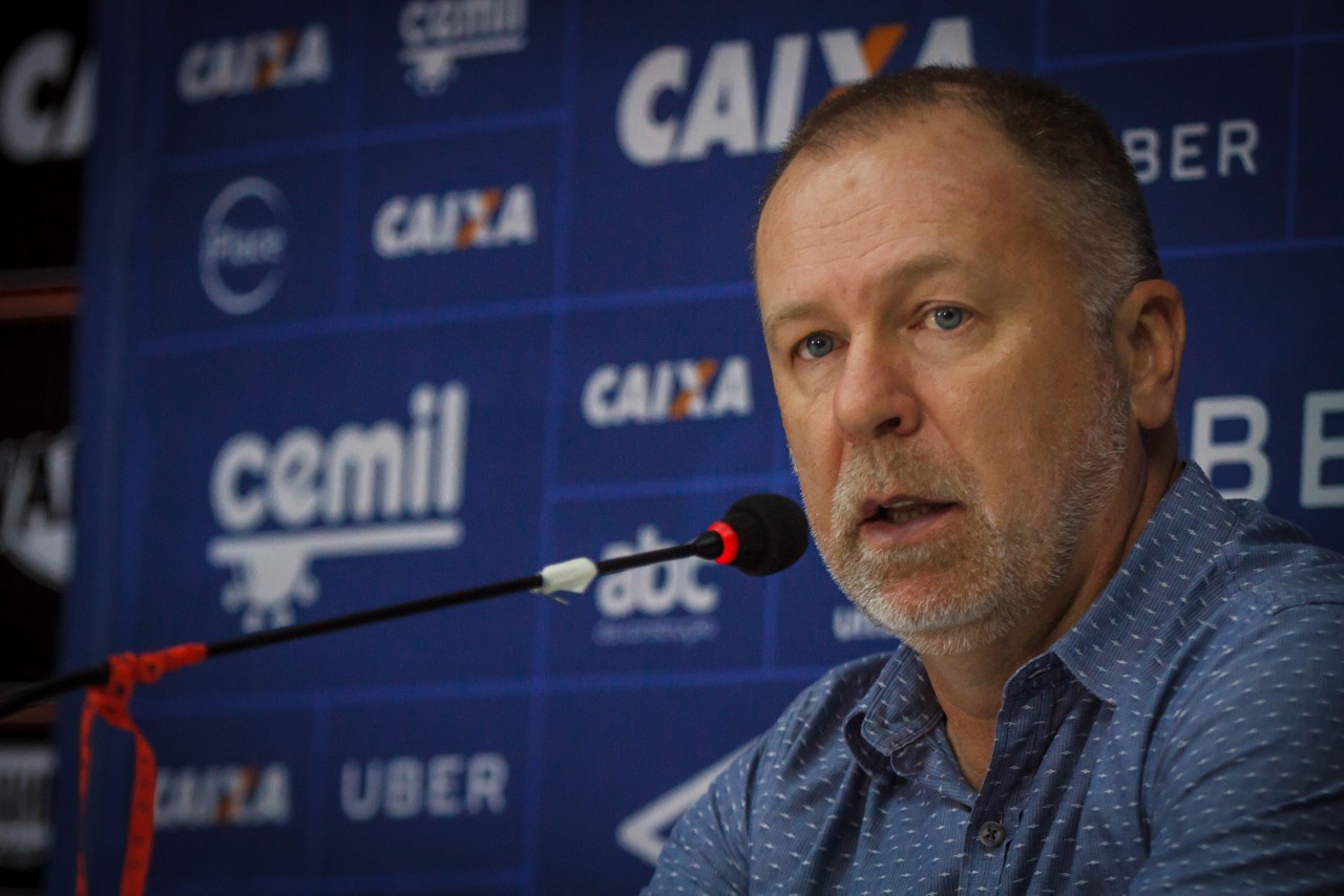 Convicções de Mano Menezes provam eficiência do time celeste