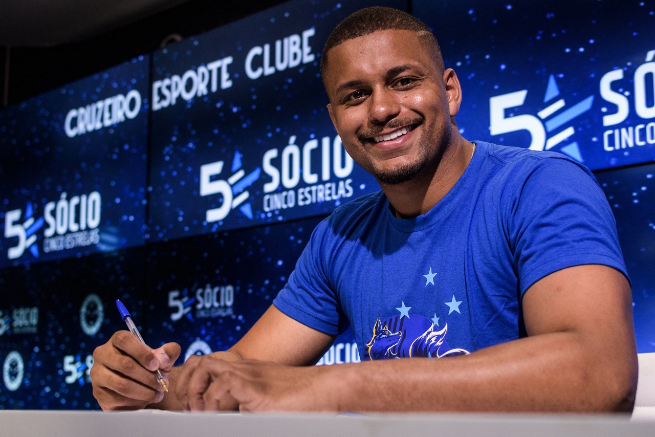 Goleiro Anderson assinou contrato de dois anos com o Cruzeiro