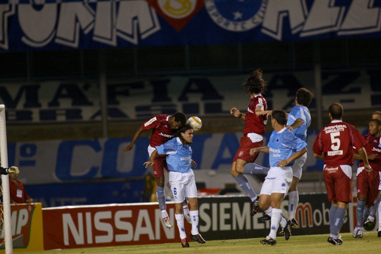 Cruzeiro foi eliminado pelo Inter na Copa Sul-Americana de 2004