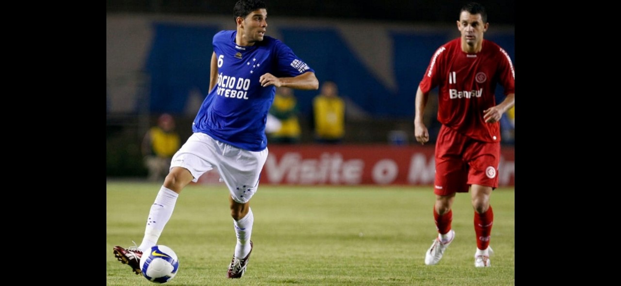 Em sua passagem pelo Cruzeiro, Gérson Magrão atuou muitas vezes improvisado como lateral esquerdo