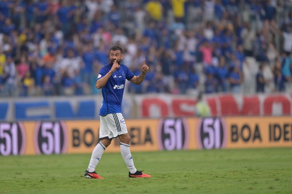 Luciano Castán é irmão do também zagueiro Leandro Castán