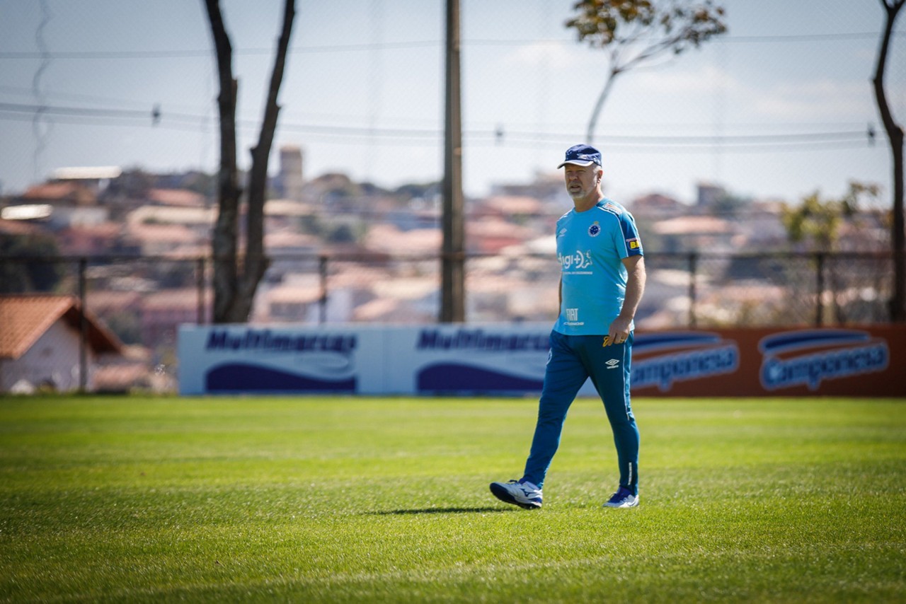 Em 30 mata-matas pelo Cruzeiro, Mano Menezes avançou em 25