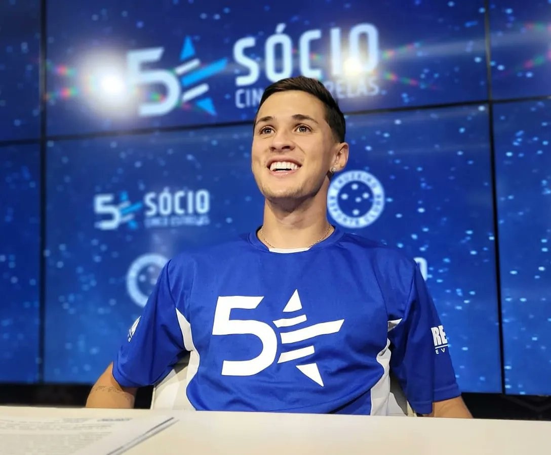 Mateus Vital foi anunciado nesta quarta-feira (14) como novo reforço do Cruzeiro