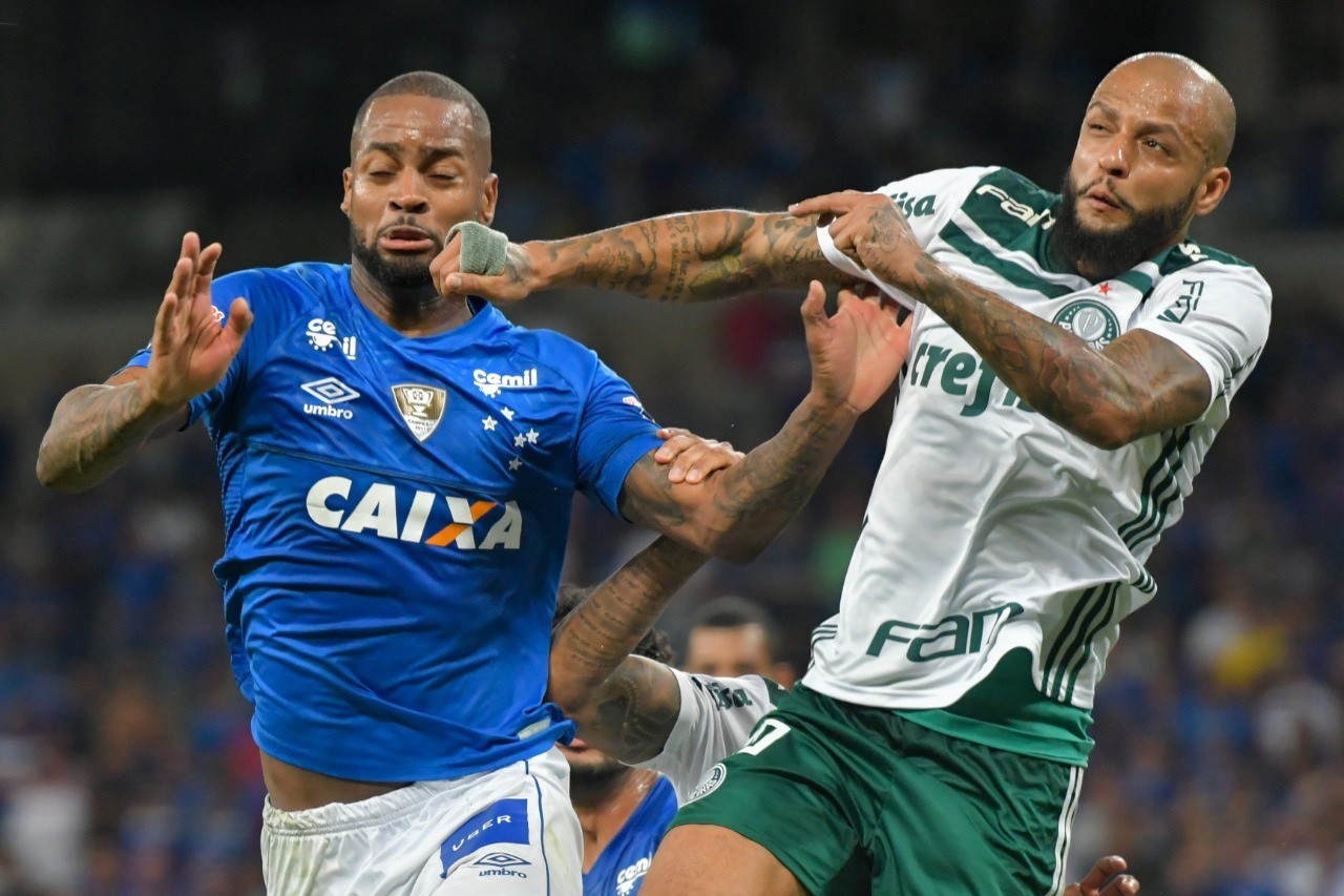 Felipe Melo chama Sassá de covarde após briga em final de jogo