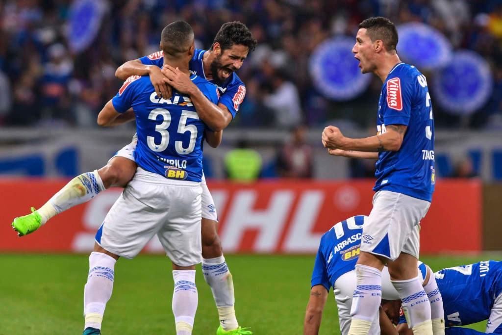 Jogadores do Cruzeiro celebram classificação em empate com o Palmeiras, na última Copa do Brasil