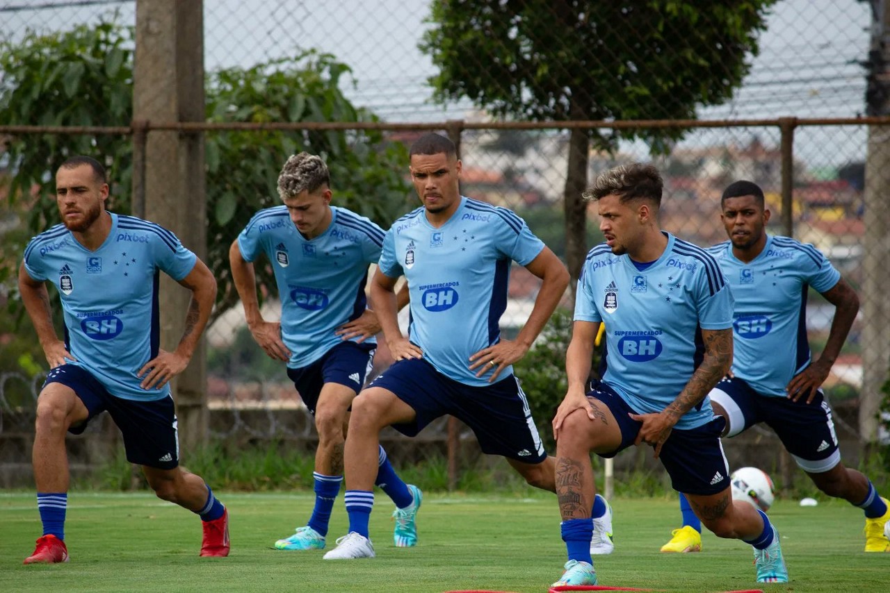 Jogadores do Cruzeiro se reapresentaram na quarta (14), na Toca da Raposa