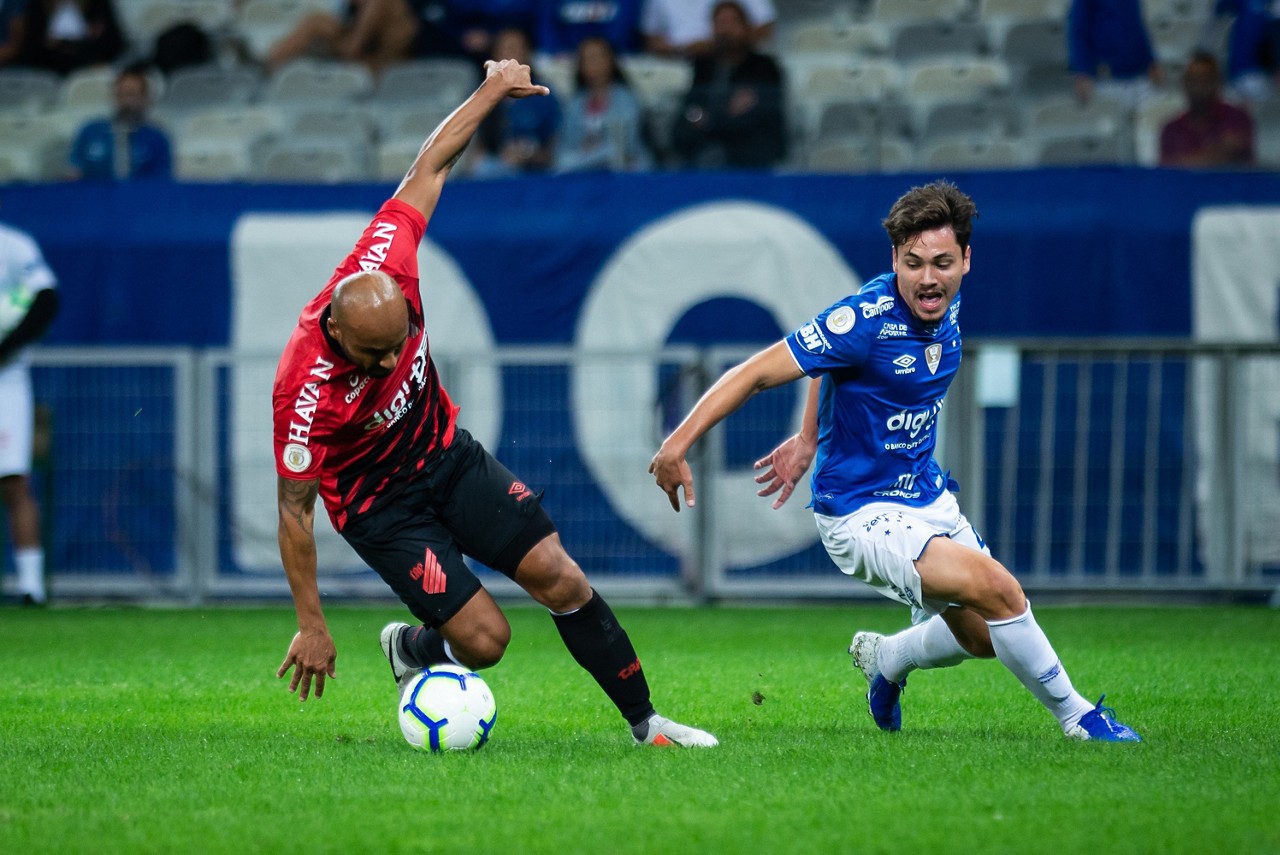 Equipe celeste lembrou que o Mineirão tem grama sintética, mas que já deu inúmeras voltas olímpicas no local