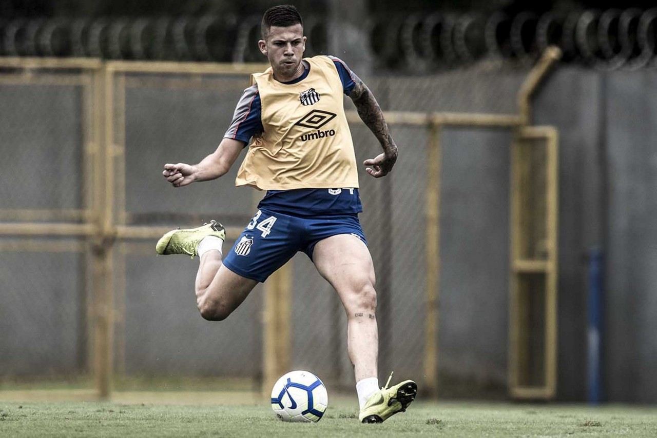 Pouco aproveitado no Santos, Jobson interessa ao Cruzeiro