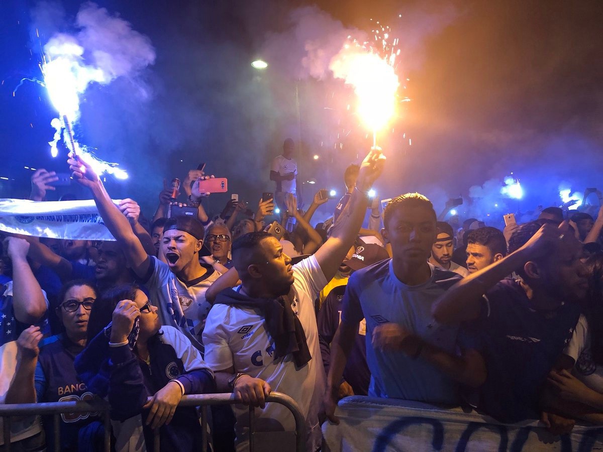O time foi recebido no Mineirão com muita festa pela torcida