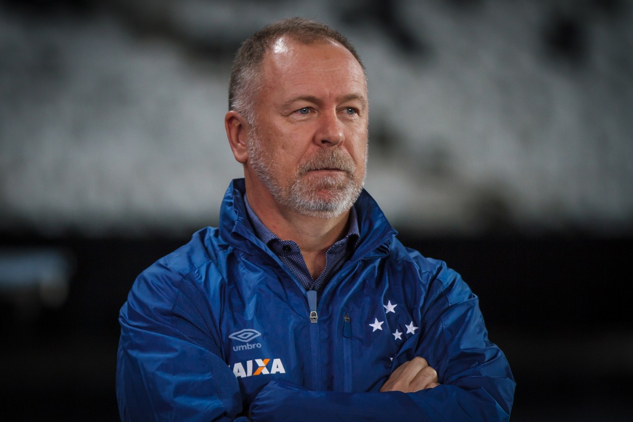 Mano Menezes reconhece desempenho aquém da Raposa em duelo com o Botafogo