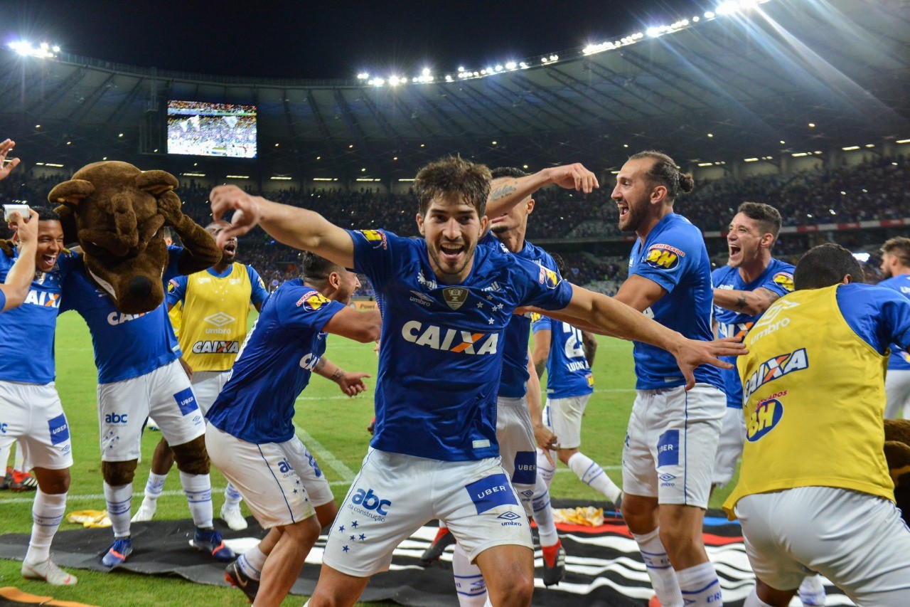 Jogadores do Cruzeiro gravam vídeo e rebatem provocação de comentarista