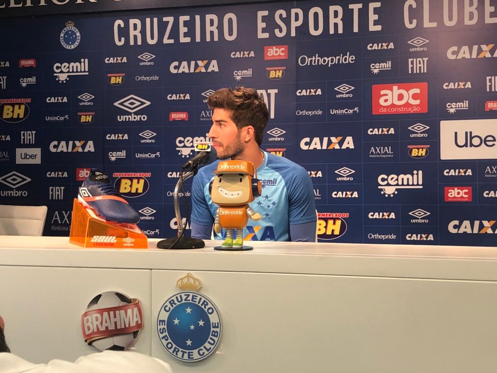 Volante 'prepara' torcida do Cruzeiro para sofrimento, mas não quer time passivo