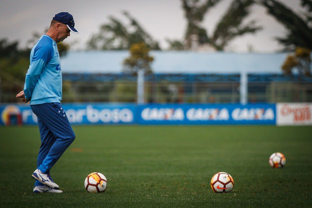Rendimento do time de Mano tem caído no Brasileirão