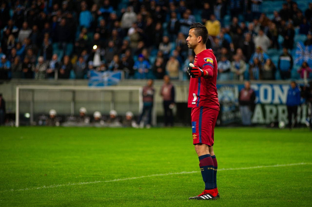 Fábio defendeu pênalti de Luan