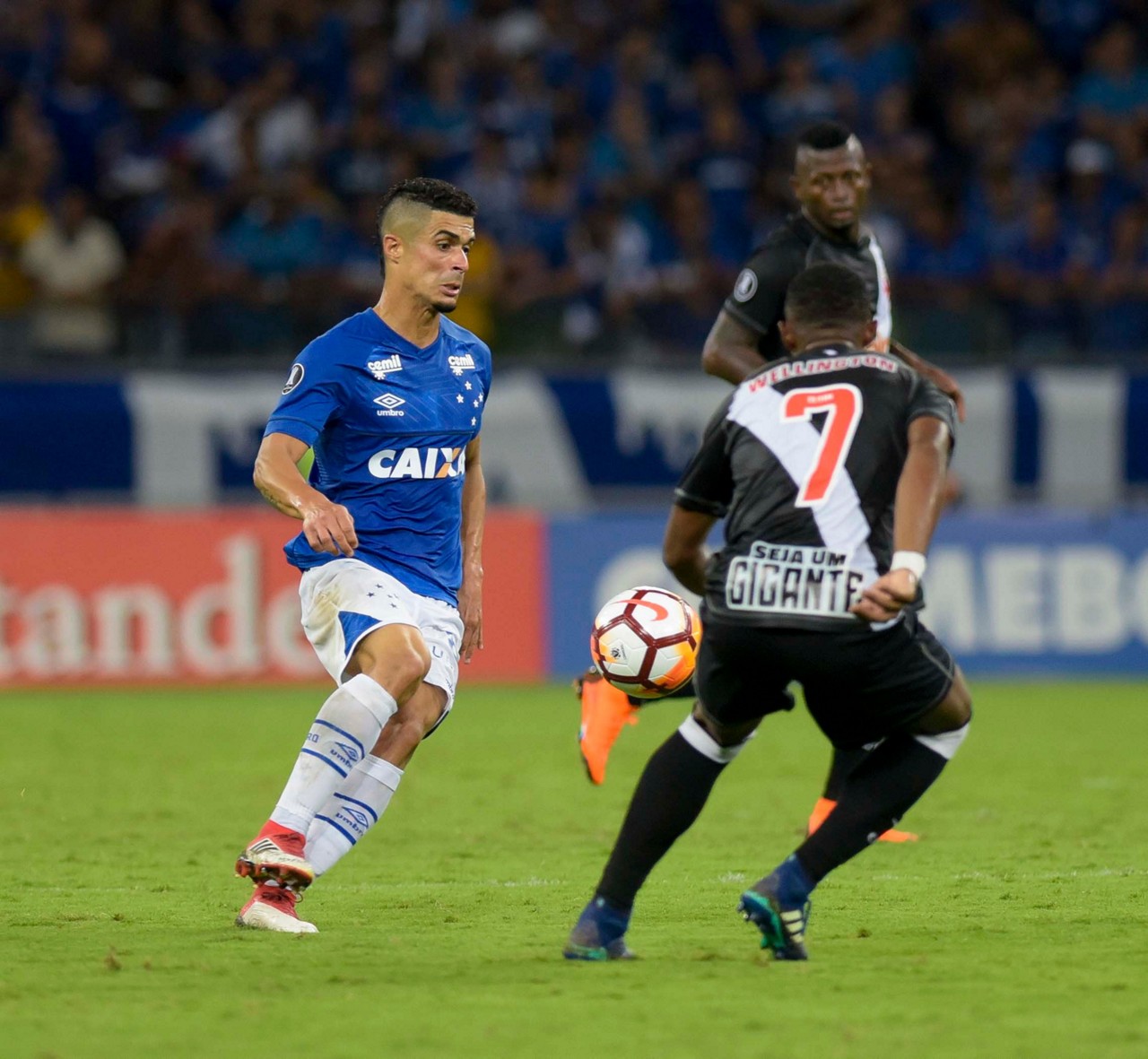 Egídio não atuou frente ao Botafogo; Marcelo Hermes o substituiu