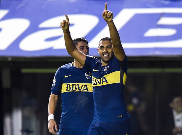 Ábila fez um dos gols na vitória do Boca Juniors no jogo de ida contra o Libertad-PAR