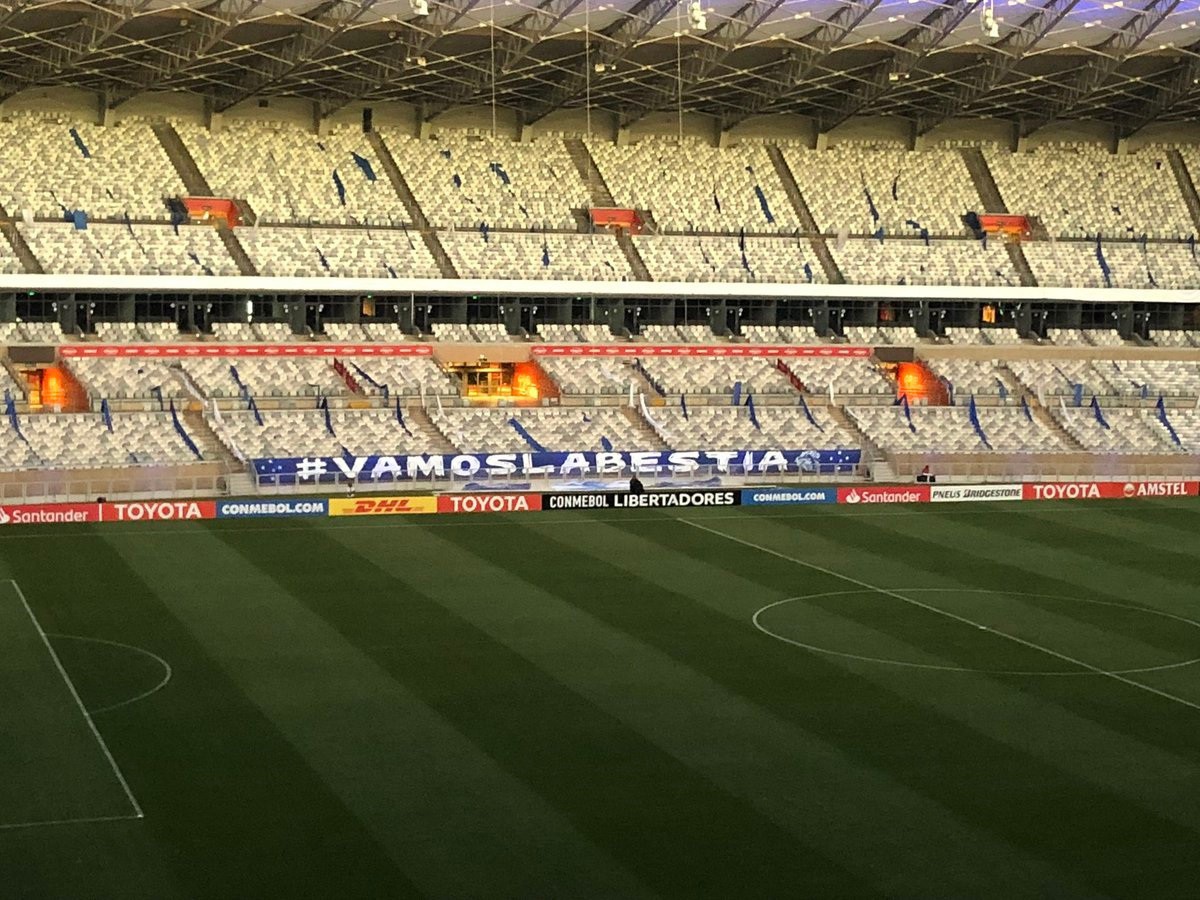 Após polêmica, Cruzeiro troca "Toca da Raposa III" por "Vamos La Bestia"