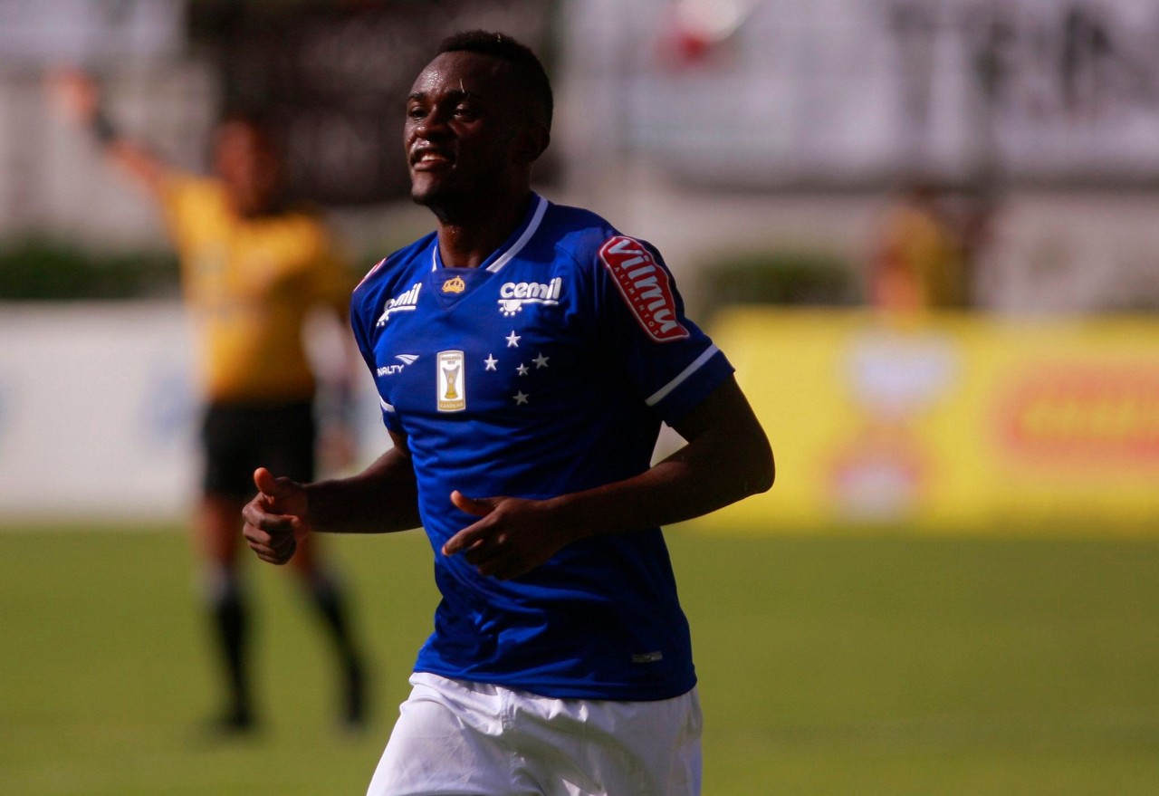 Joel foi titular e jogou para se redimir da expulsão na estreia da Libertadores