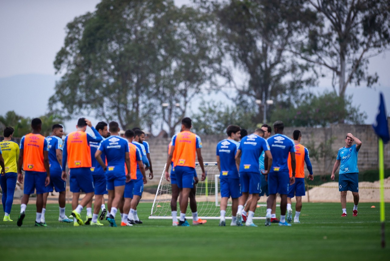 Equipe celeste voltou aos trabalhos depois de jejum de 11 jogos sem vitórias no Brasileirão