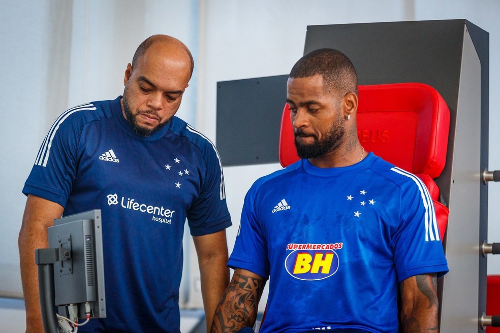 Dedé iniciou a temporada realizando trabalhos físicos na Toca da Raposa II