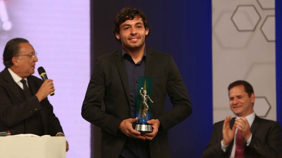 Bicampeão pelo Cruzeiro em 2013 e 2014, na época Ricardo Goulart foi eleito um dos melhores armadores da competição