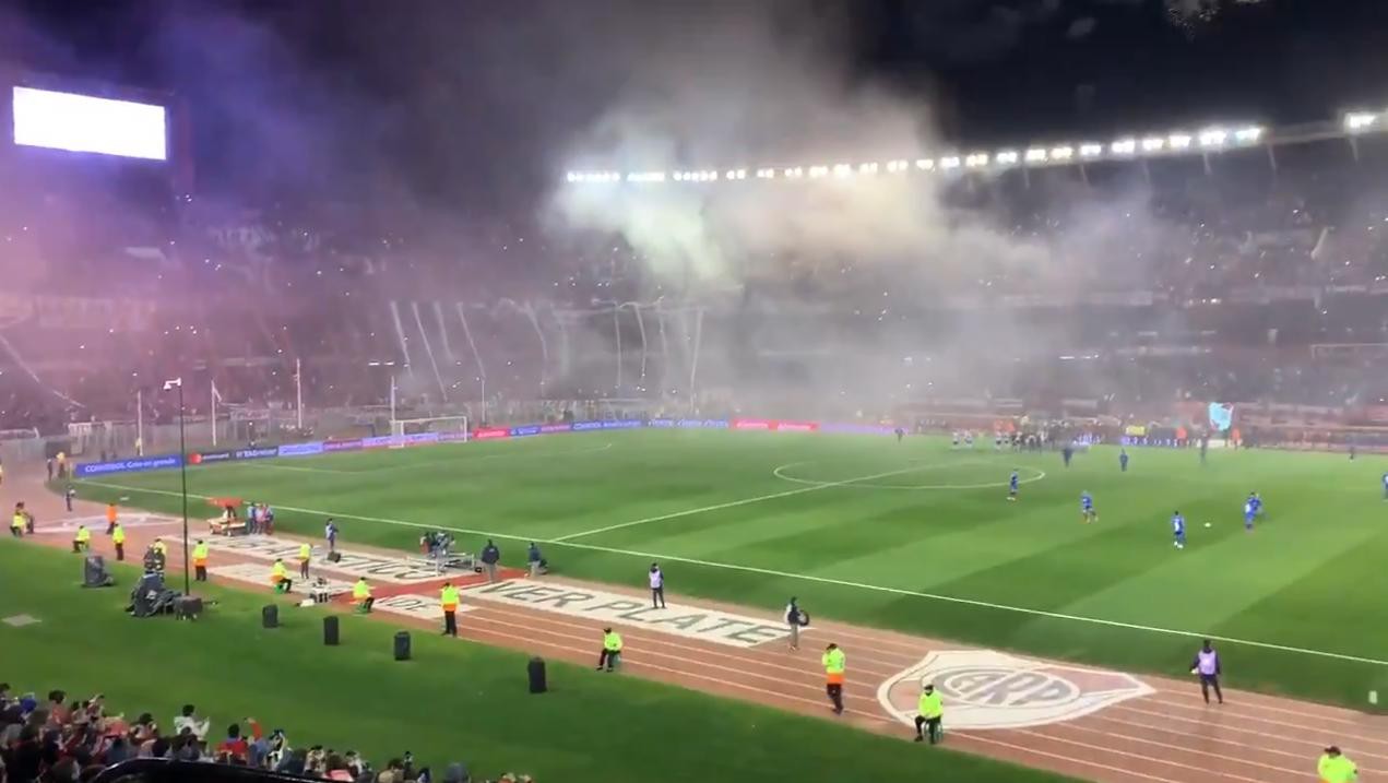 'Recebimiento' da 'hinchada' do River Plate foi muito bonito