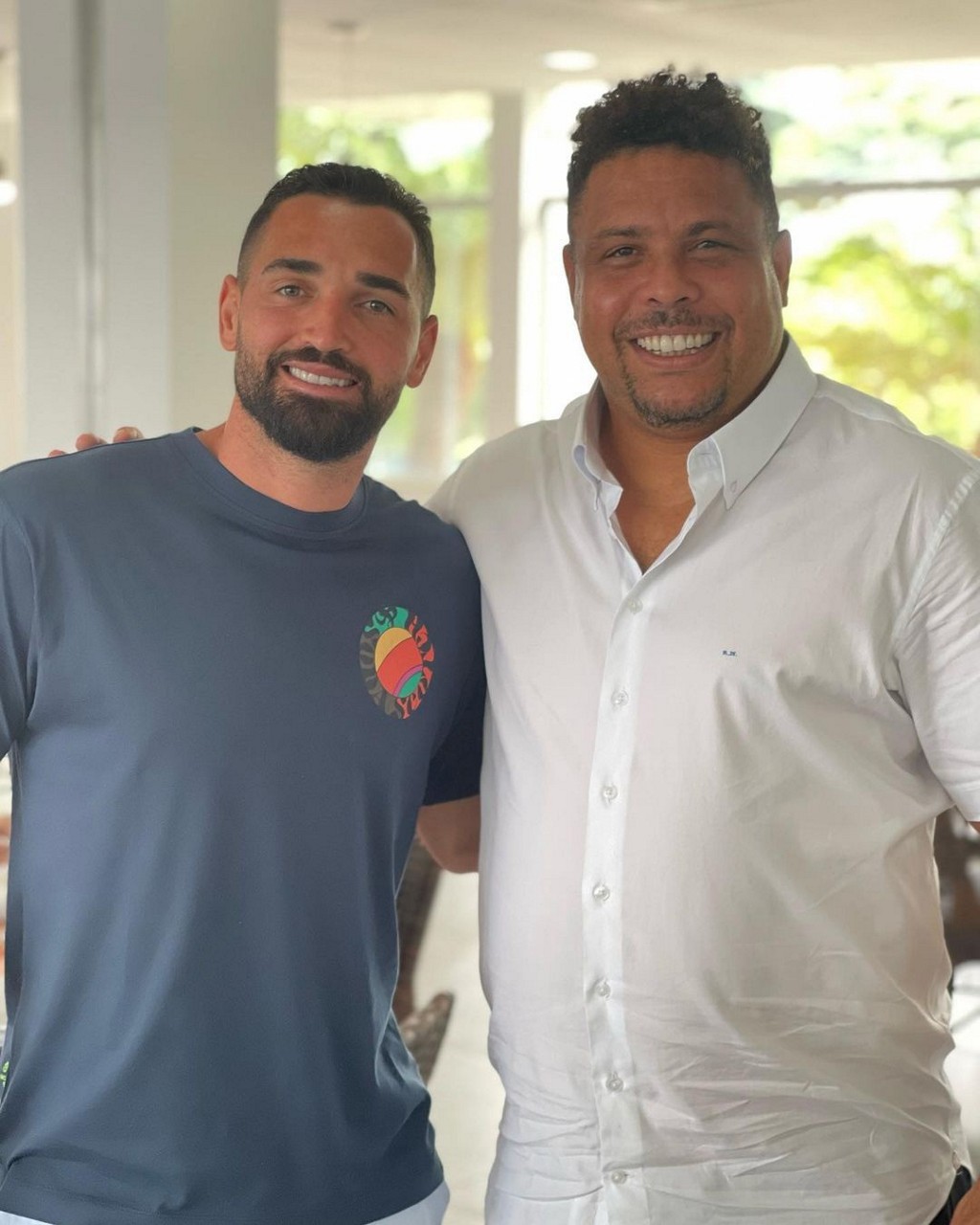 Gilberto, atacante do Cruzeiro, realizou o sonho de conhecer Ronaldo Fenômeno