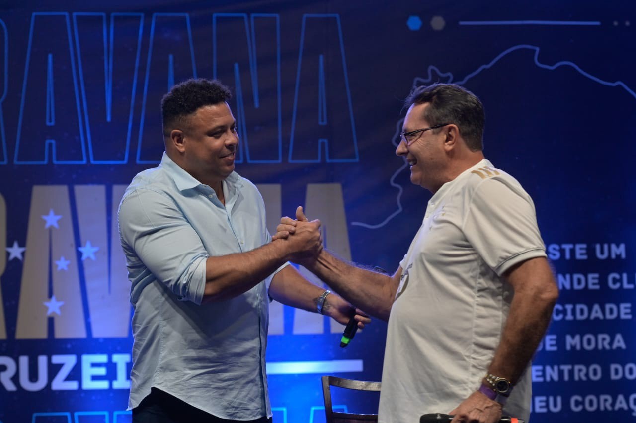 Ronaldo e Pedro Loureço durante evento da 'Caravana do Cruzeiro', realizado no ano passado