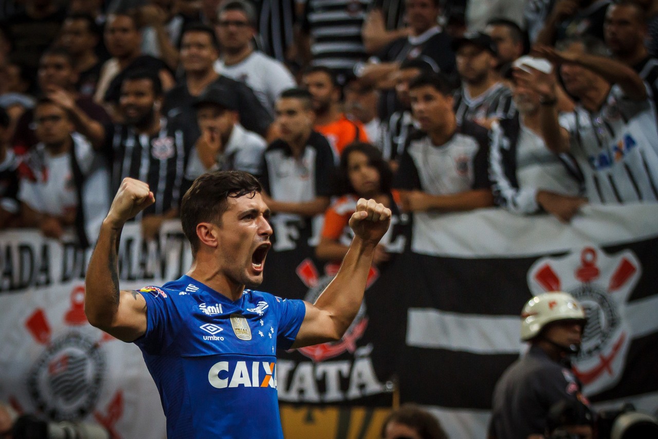 Arrascaeta marcou o gol que deu o hexacampeonato ao Cruzeiro em 2018, justamente contra o Corinthians