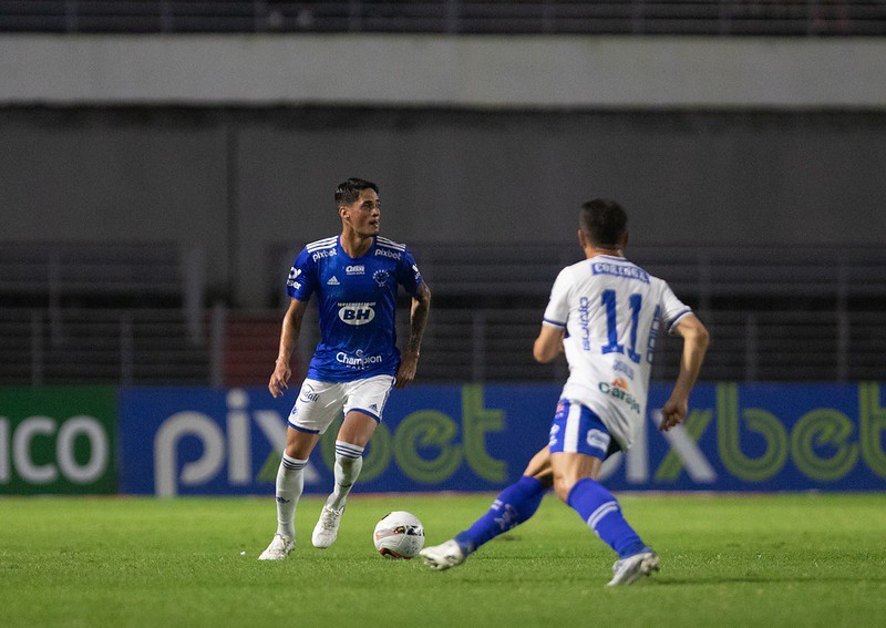 Recém contratado, zagueiro Luis Felipe fez suas estreia com a camisa do Cruzeiro
