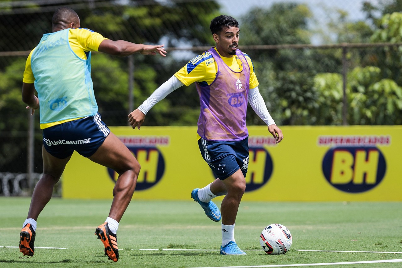 O lateral-esquerdo Bidu chegou à Toca no início da semana