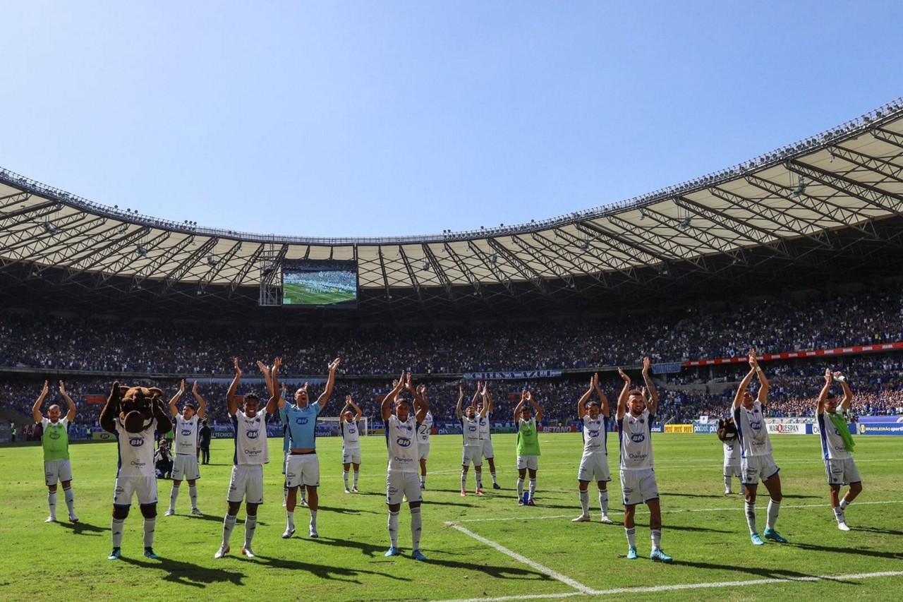 Cruzeiro vem de vitória sobre o Sampaio Corrêa em um Mineirão lotado