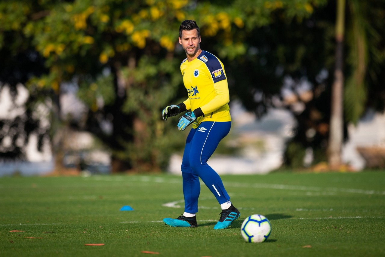 Goleiro Fábio possui contrato com o Cruzeiro até o fim de 2020