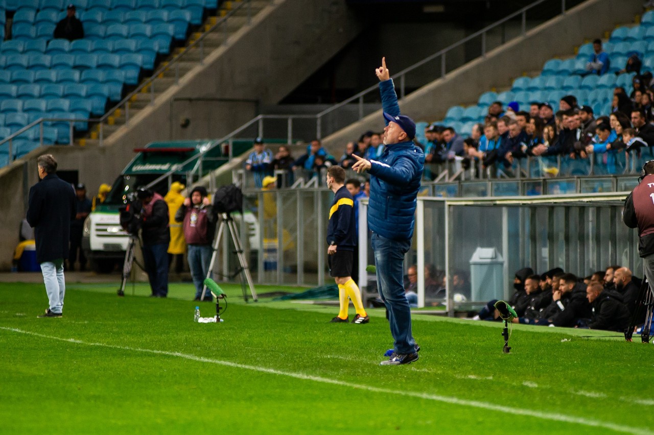 Mano Menezes vê resultado contra o Grêmio dentro da normalidade