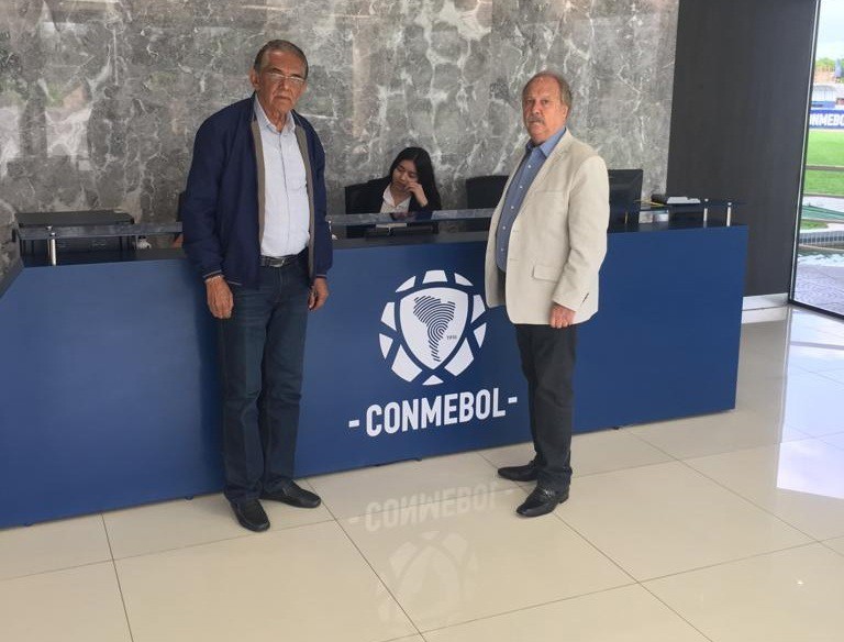 Dirigentes celestes estão reunidos com o presidente da Conmebol, para cobrar um posicionamento sobre a expulsão de Dedé