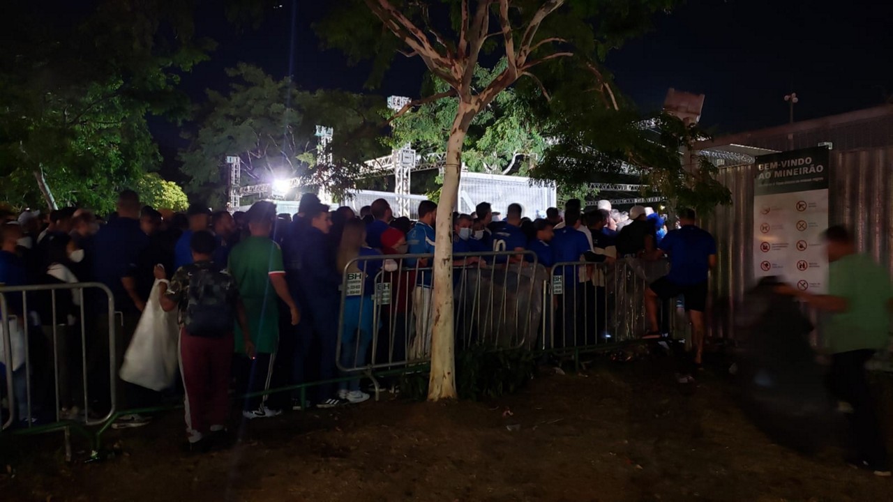 Cruzeiroxfluminense-torcida-entrada-sociojpeg