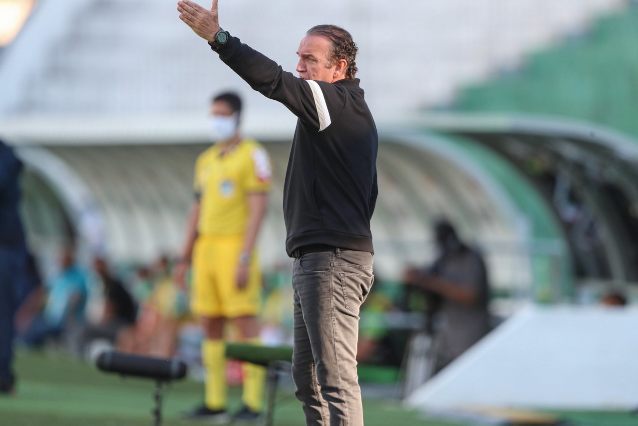 Cuca promoveu alterações que deram resultado no segundo tempo contra o Juventude