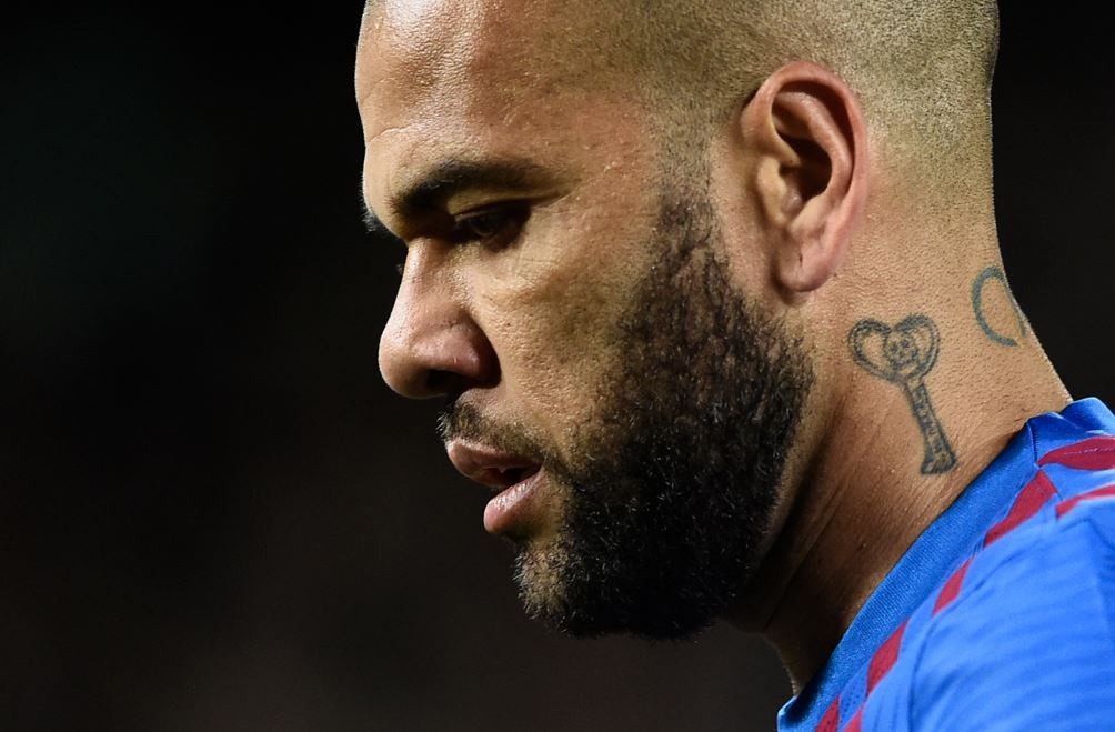 Daniel Alves segue preso na Espanha