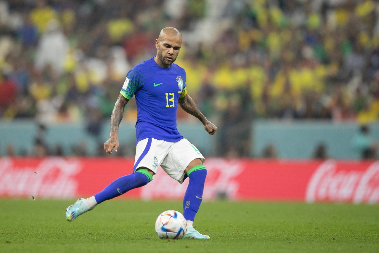 Lateral Daniel Alves está preso desde o dia 20 de janeiro, de fora preventiva, na Espanha