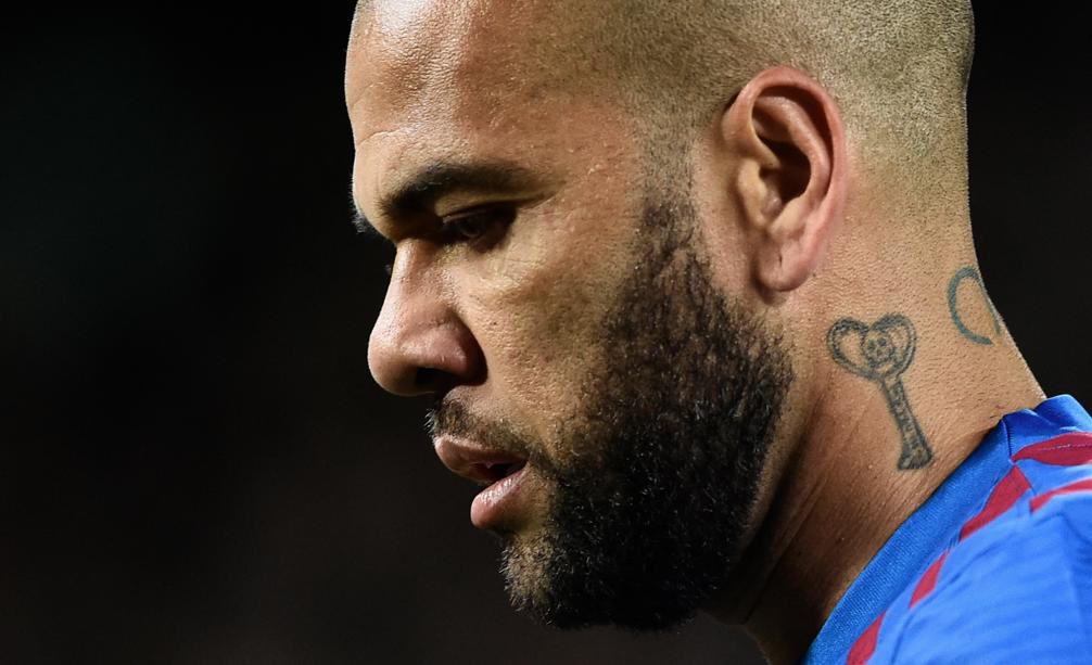 Dani Alves foi preso na Espanha, acusado de estupro